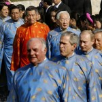 “穿”越APEC 领导人越南再秀“最炫民族风”_印度尼西亚巴厘岛